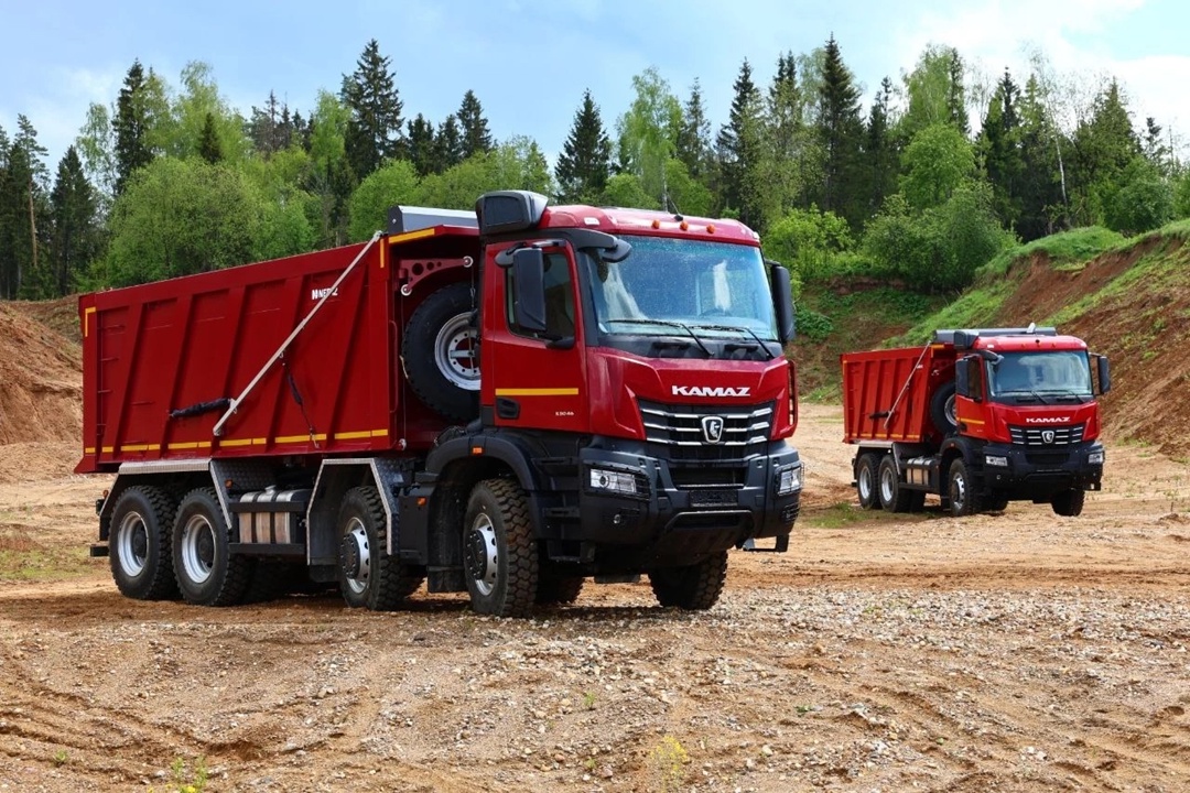 В Орешкинском карьере показали новейшее поколение КАМАЗов — ваша очередь любоваться