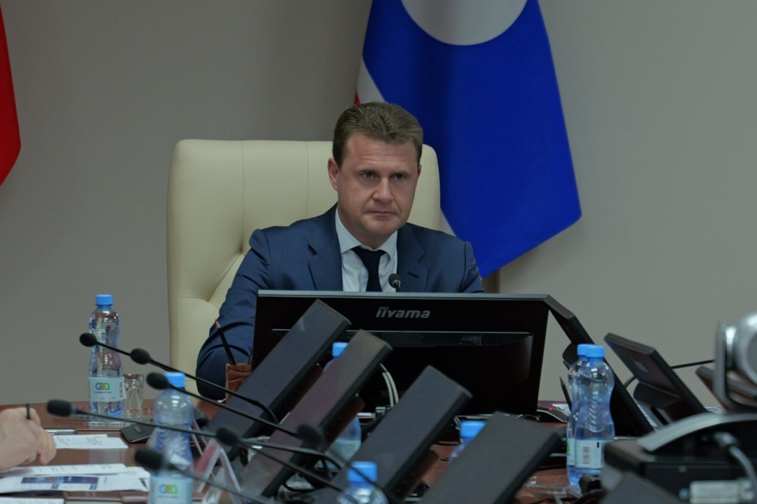 Глава Минвостокразвития Алексей Чекунков провел в Якутии совещание по социально-экономическим вопросам и встретился с инвесторами, реализующими проекты в…