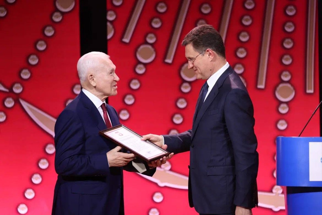 Александр Новак поздравил Международный институт энергетической политики и дипломатии МГИМО с 25-летием