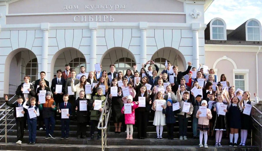 Заработали! Денежные премии и стипендии от ЛУКОЙЛа получили школьника и студента-отличника профильных колледжей в городах деятельности Компании в Западной…