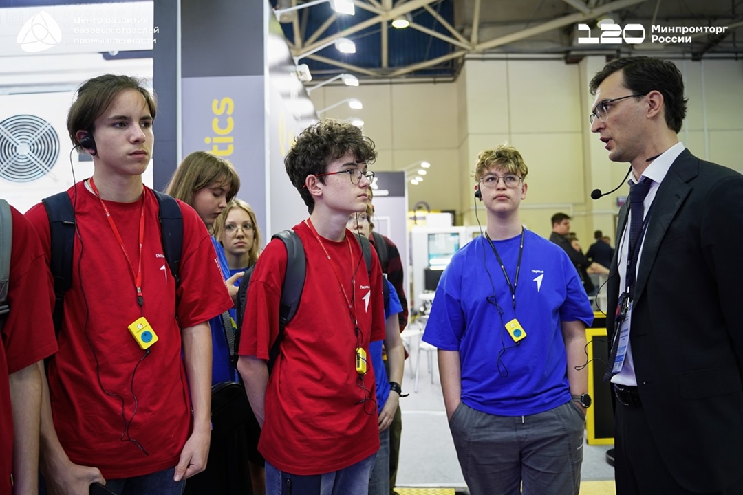 Школьники и студенты погрузились в мир будущего на выставке «Металлообработка-2025»