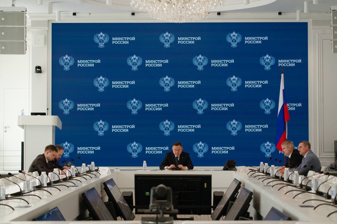 Министр строительства и ЖКХ РФ Ирек Файзуллин провел совещание по вопросу строительства новой сцены Академического Малого драматического театра – Театра Европы