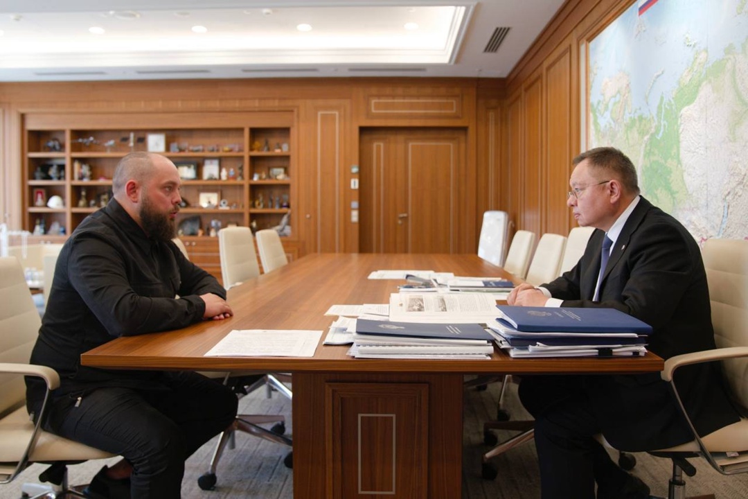 Глава Минстроя России Ирек Файзуллин провел рабочую встречу с Муфтием Дальнего Востока Ахмадом Хазрат Гарифуллиным