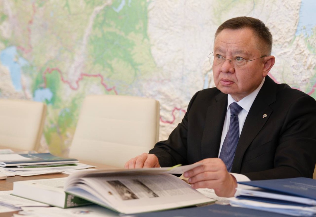 Глава Минстроя России Ирек Файзуллин провел рабочую встречу с Муфтием Дальнего Востока Ахмадом Хазрат Гарифуллиным