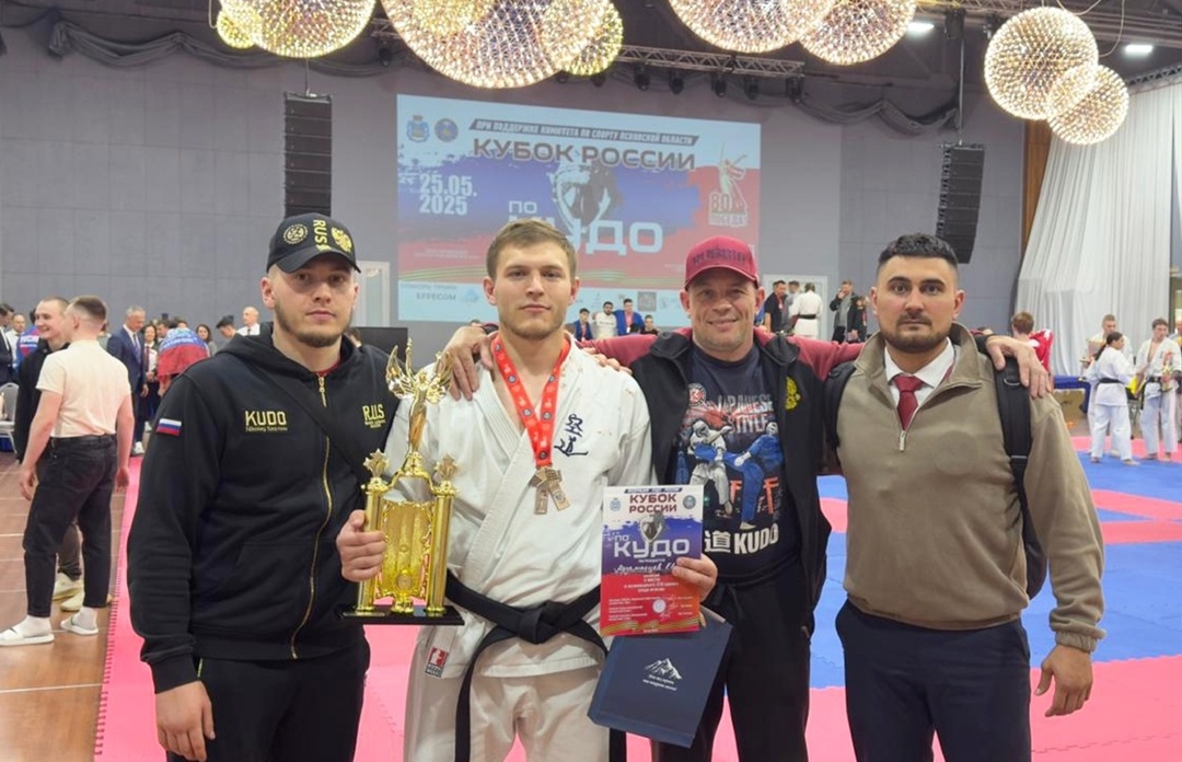 Когда характер — стальной! На Кубке России по Кудо в Пскове наш земляк Евгений Арзамасцев показал настоящую силу воли и духа — три ярких поединка и заслуженное…
