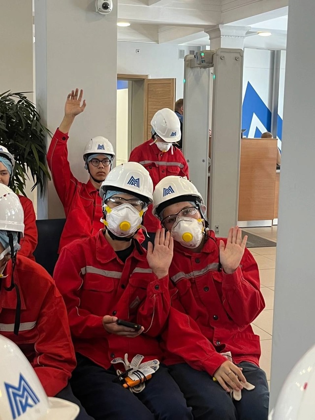 Первые в Промышленности: Школьники Верхнеуральского района - в гостях у ММК