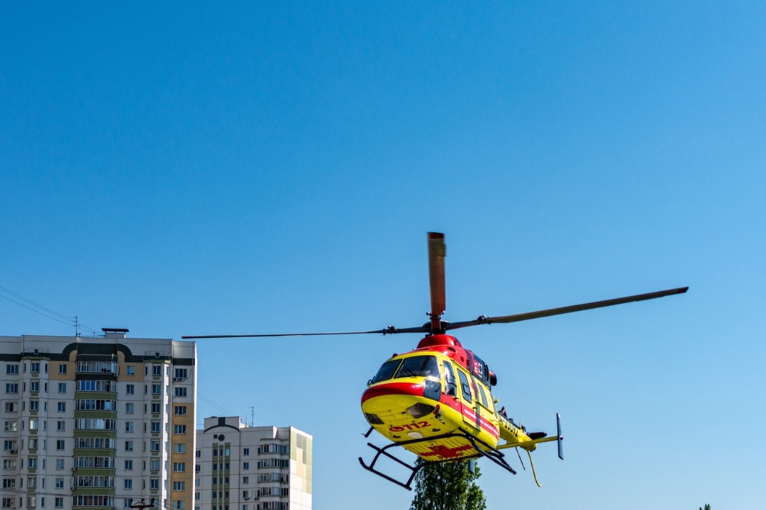 Красота, которая спасает мир Вертолеты Ансат Санитарной авиации Ростеха несут службу в различных регионах России, в том числе в приграничных точках