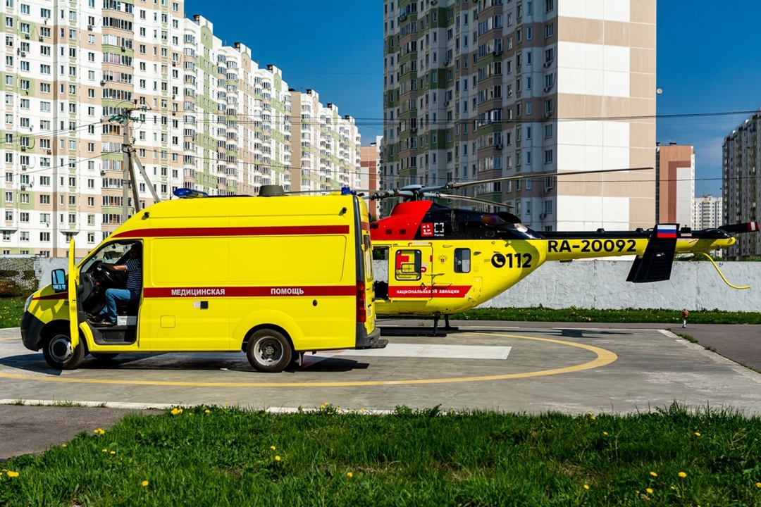 Красота, которая спасает мир Вертолеты Ансат Санитарной авиации Ростеха несут службу в различных регионах России, в том числе в приграничных точках