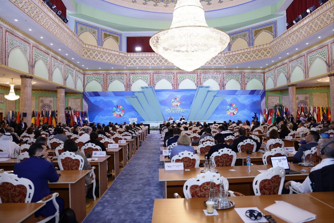 Древнейшее подледное озеро и мониторинг вечной мерзлоты. Александр Козлов принял участие в международной конференции по сохранению ледников