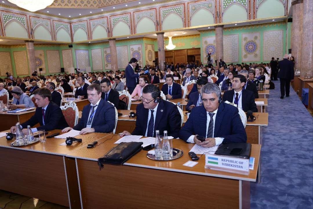 Древнейшее подледное озеро и мониторинг вечной мерзлоты. Александр Козлов принял участие в международной конференции по сохранению ледников