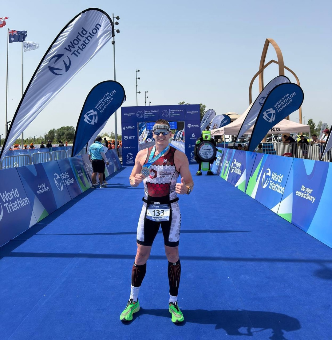 ЛУКОЙЛ — на всех дистанциях! Денис Ситдиков — нефтяник ЛУКОЙЛа из Узбекистана — бронзовый призёр в возрастной категории 40–44 года самаркандского этапа Кубка…