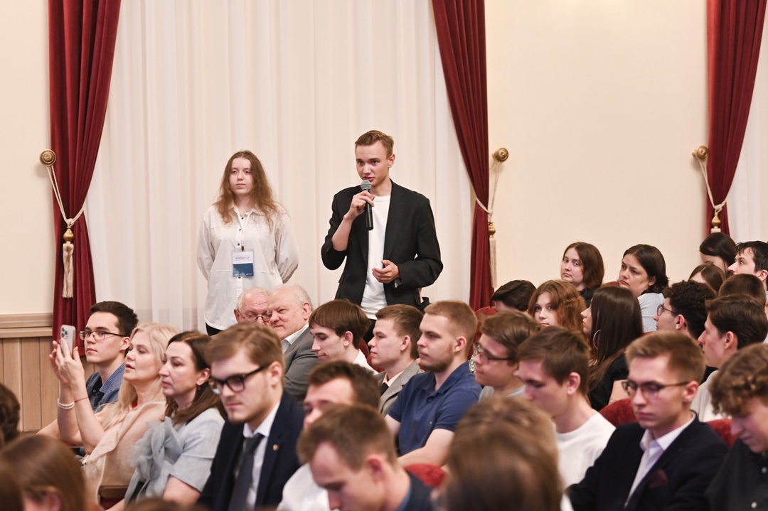 Антон Силуанов рассказал студентам Финансового университета о роли государственных финансов в современной экономике