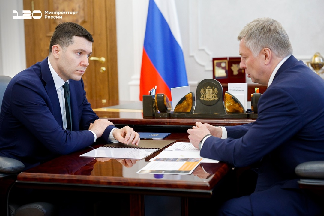 Антон Алиханов и Алексей Русских обсудили развитие промышленности Ульяновской области