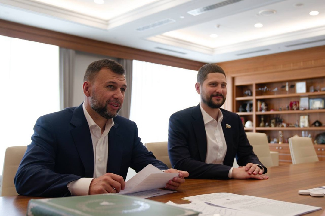 Министр строительства и ЖКХ РФ Ирек Файзуллин провел рабочую встречу с Главой Донецкой Народной Республики Денисом Пушилиным