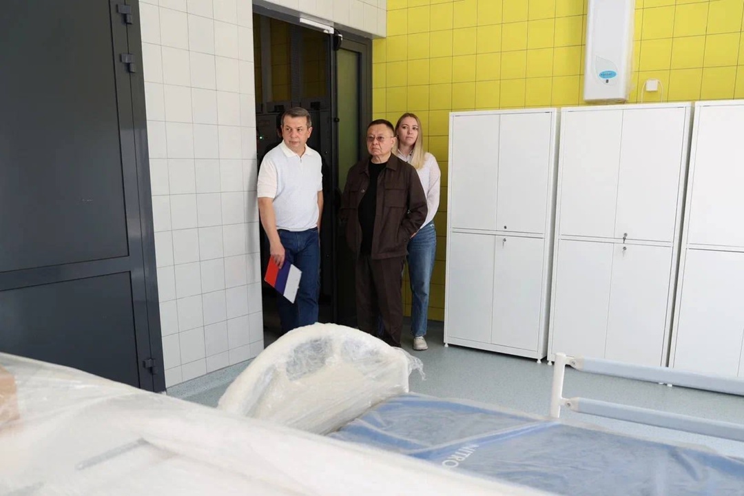 В рамках рабочей поездки в Республику Крым Глава Минстроя России Ирек Файзуллин оценил ход строительства социальной инфраструктуры