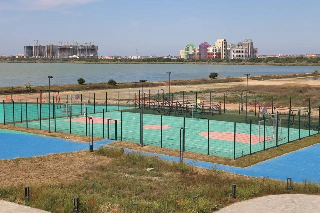 В рамках рабочей поездки в Республику Крым Глава Минстроя России Ирек Файзуллин оценил ход строительства социальной инфраструктуры