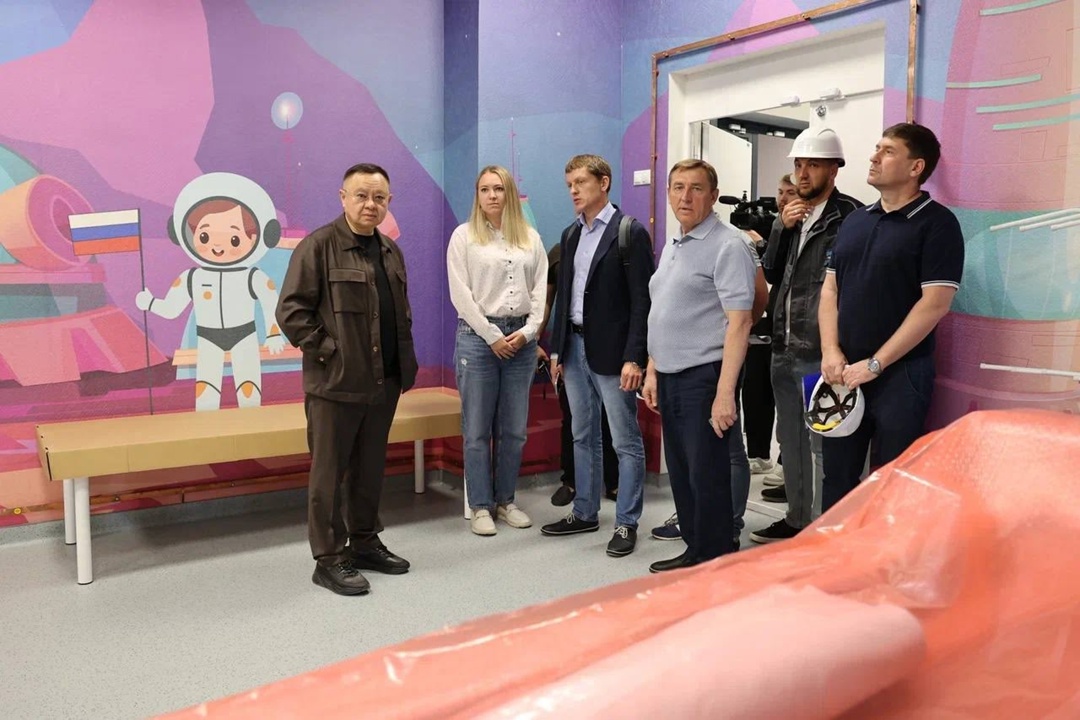 В рамках рабочей поездки в Республику Крым Глава Минстроя России Ирек Файзуллин оценил ход строительства социальной инфраструктуры