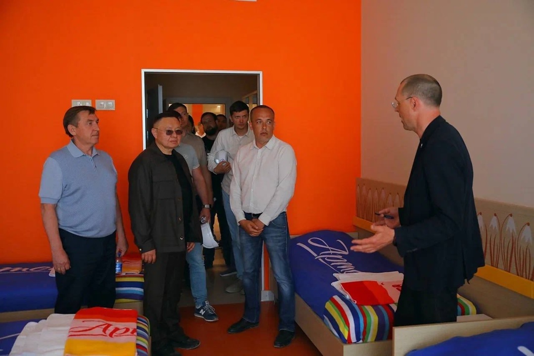 Глава Минстроя России Ирек Файзуллин оценил ход работ на объектах МДЦ «Артек»