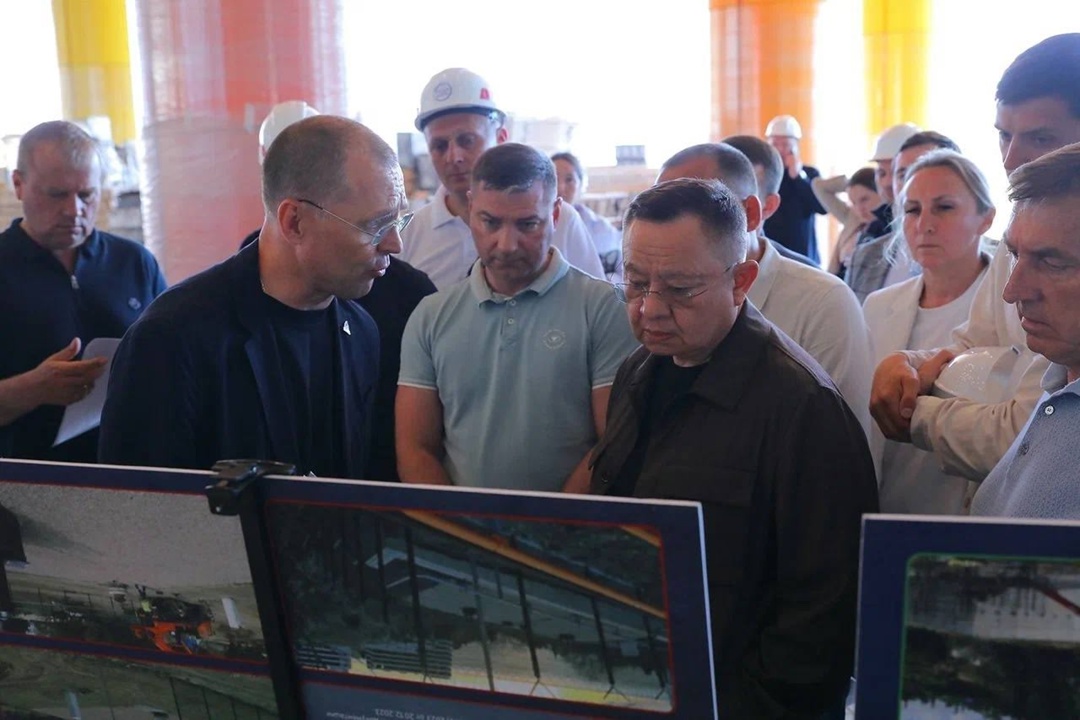 Глава Минстроя России Ирек Файзуллин оценил ход работ на объектах МДЦ «Артек»