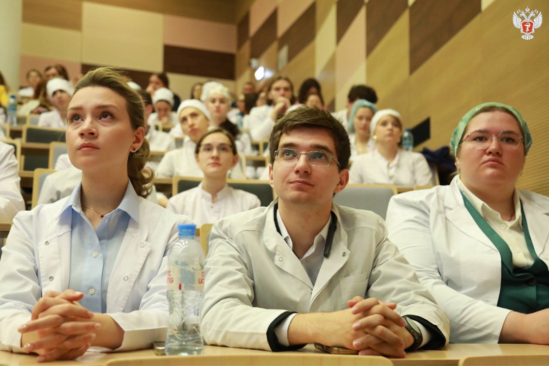 Михаил Мурашко: Студентам необходимо участвовать в научных разработках для медицины