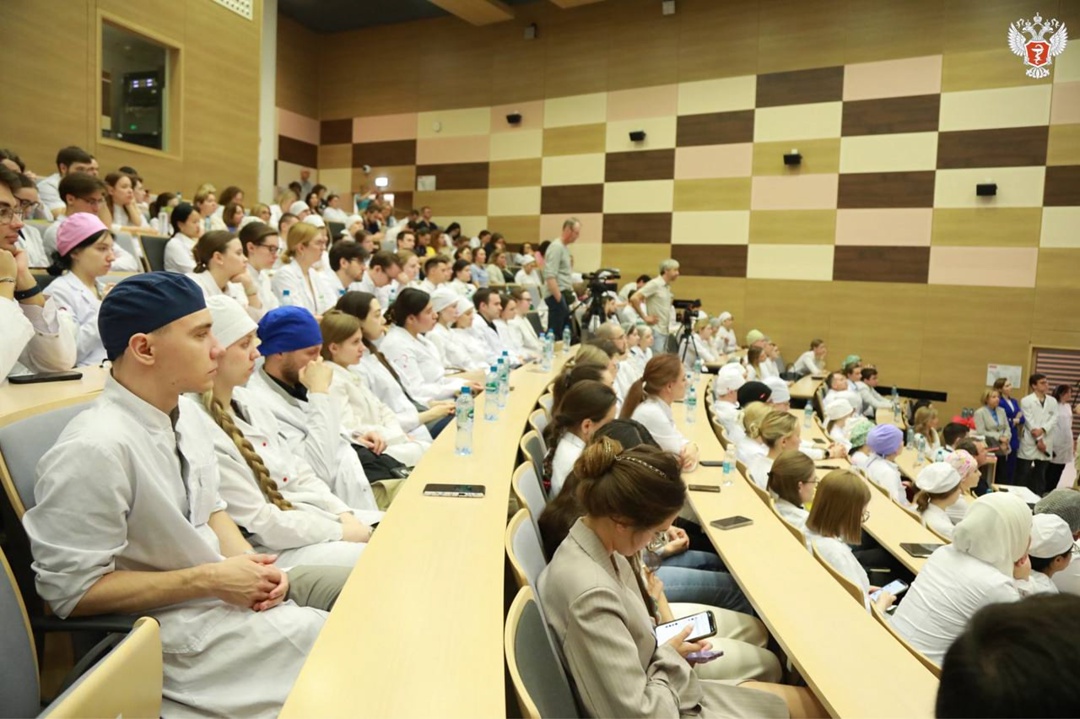 Михаил Мурашко: Студентам необходимо участвовать в научных разработках для медицины