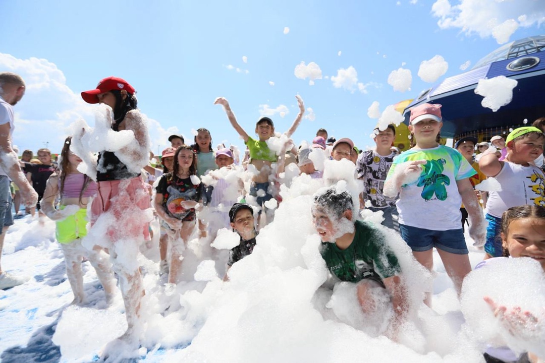 С Днём защиты детей!
⠀
Дети — наше будущее, и именно ради них мы работаем, развиваемся, создаём лучшее. ⠀
Сегодня мы поздравляем всех, кто уже стал родителем,…
