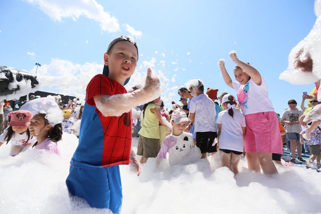 С Днём защиты детей!
⠀
Дети — наше будущее, и именно ради них мы работаем, развиваемся, создаём лучшее. ⠀
Сегодня мы поздравляем всех, кто уже стал родителем,…