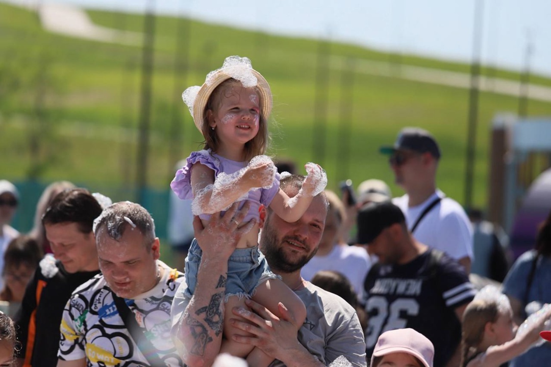 С Днём защиты детей!
⠀
Дети — наше будущее, и именно ради них мы работаем, развиваемся, создаём лучшее. ⠀
Сегодня мы поздравляем всех, кто уже стал родителем,…