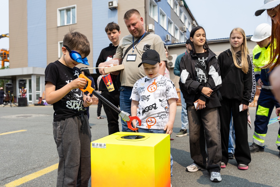 Корабли, джипы, лошади и не только — большой праздник для детей