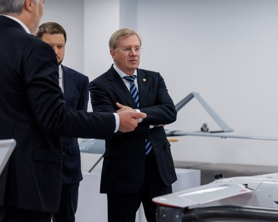 Виталий Савельев ознакомился с перспективными технологиями и решениями российской отрасли беспилотных авиационных систем