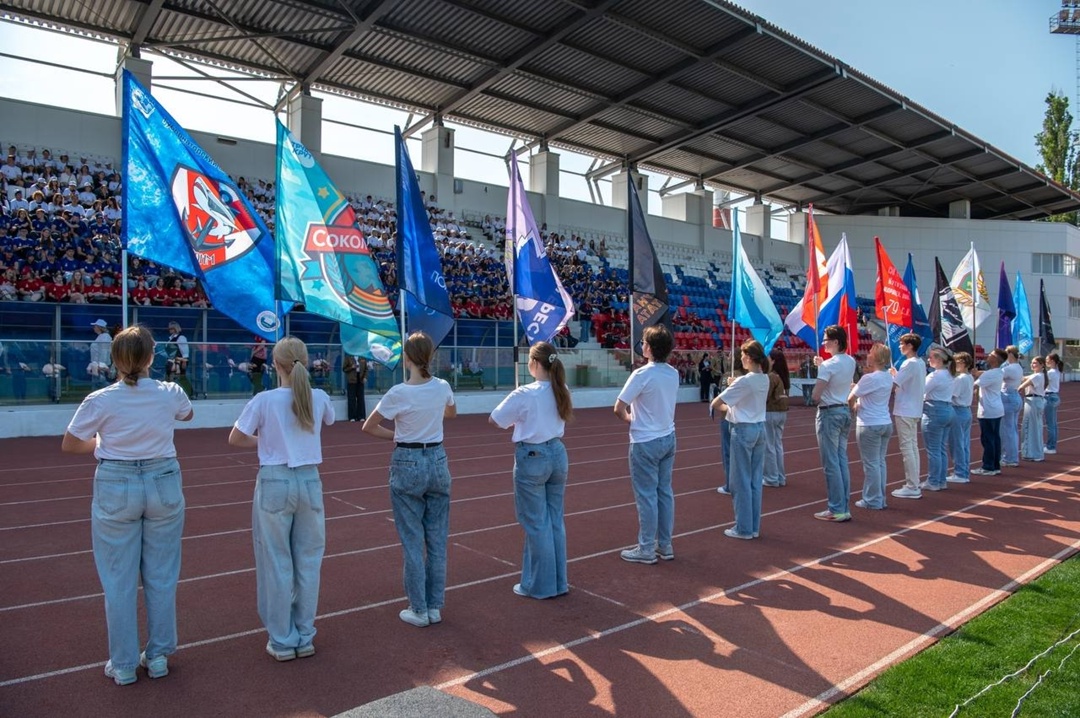 Глава Минстроя России Ирек Файзуллин и Губернатор Севастополя Михаил Развожаев дали старт третьему трудовому семестру Губернаторских школьных трудовых отрядов