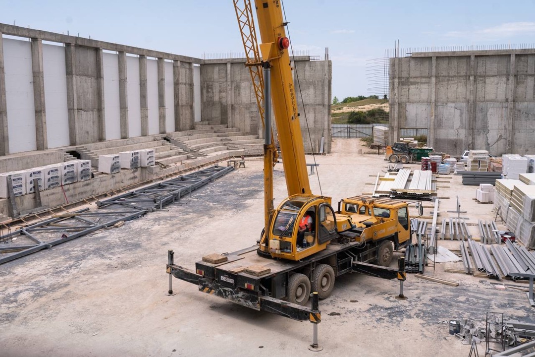 Министр строительства и ЖКХ РФ Ирек Файзуллин проверил ход строительства современного ледового комплекса