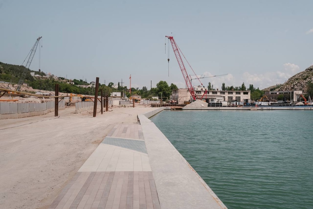 В ходе рабочего визита в Севастополь Глава Минстроя России Ирек Файзуллин ознакомился с развитием системы берегоукрепления и реконструкции набережных в…