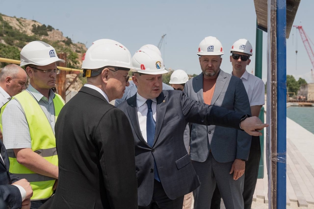 В ходе рабочего визита в Севастополь Глава Минстроя России Ирек Файзуллин ознакомился с развитием системы берегоукрепления и реконструкции набережных в…