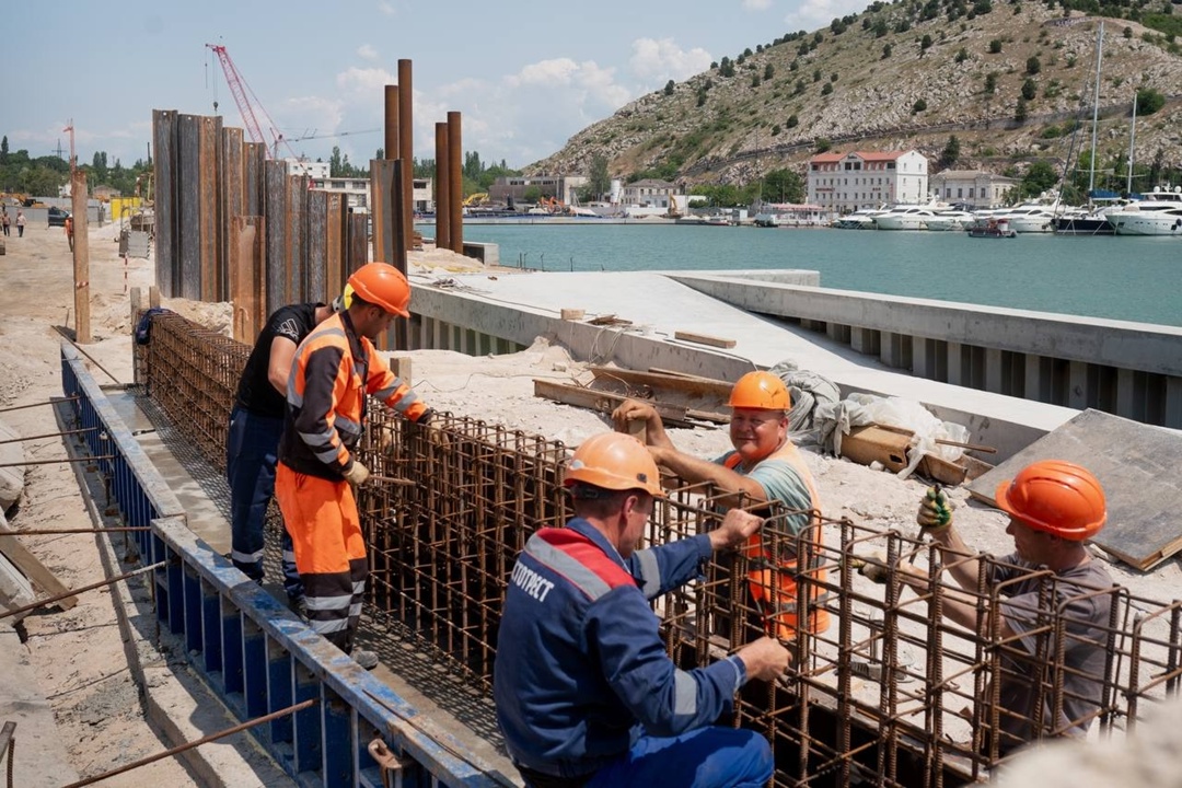 В ходе рабочего визита в Севастополь Глава Минстроя России Ирек Файзуллин ознакомился с развитием системы берегоукрепления и реконструкции набережных в…