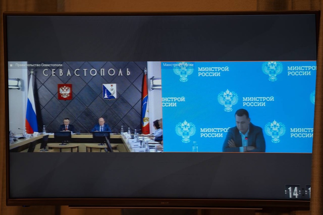 Глава Минстроя России Ирек Файзуллин совместно с Губернатором Севастополя Михаилом Развожаевым провел совещание по вопросам социально-экономического развития…