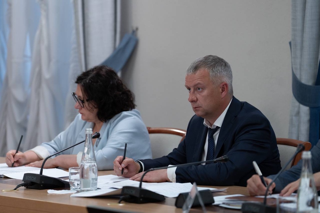 Глава Минстроя России Ирек Файзуллин совместно с Губернатором Севастополя Михаилом Развожаевым провел совещание по вопросам социально-экономического развития…