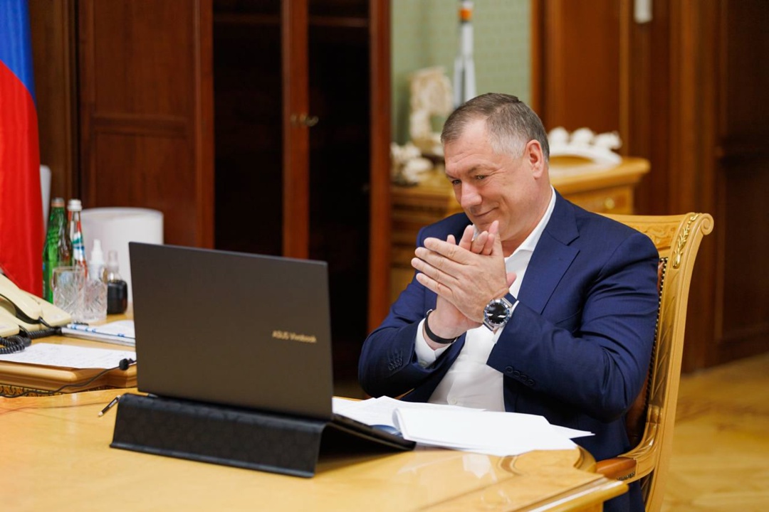 Марат Хуснуллин принял участие в состыковке пролетов моста через Обь в Сургуте и открытии участка трассы М-5 «Урал» в Челябинской области