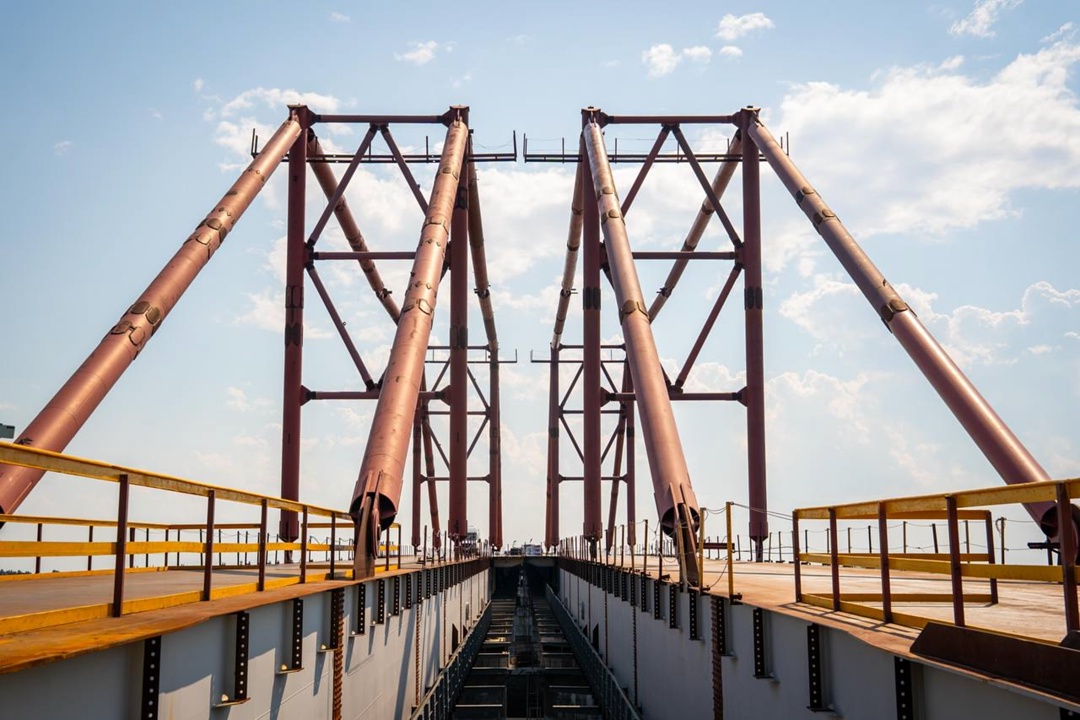 Марат Хуснуллин принял участие в состыковке пролетов моста через Обь в Сургуте и открытии участка трассы М-5 «Урал» в Челябинской области