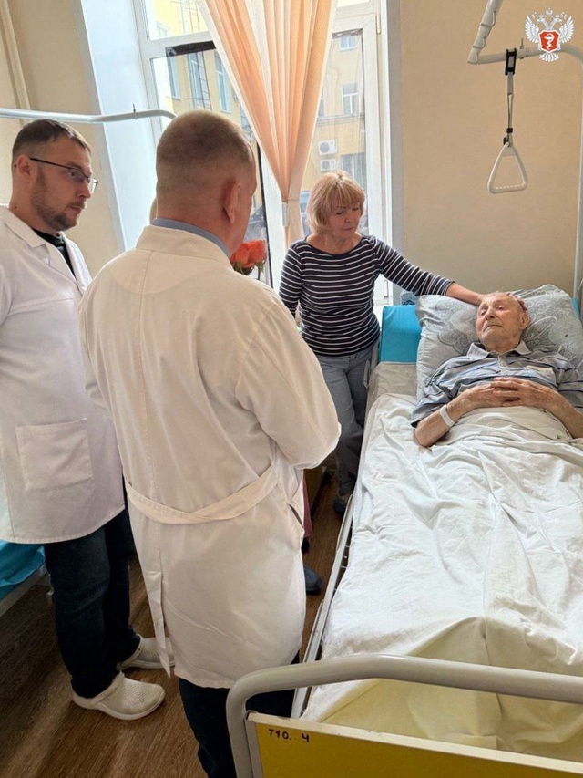 Самарские врачи поставили на ноги ветерана ВОВ с переломом бедра