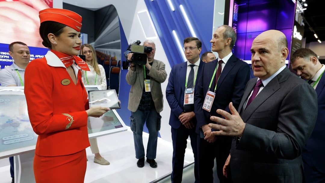 На ЦИПР 2025 глава правительства Михаил Мишустин высоко оценил мобильные приложения на планшетах с ОС Аврора: