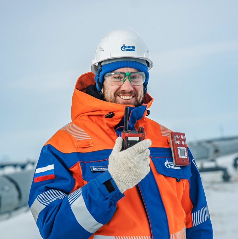 «Главное в работе — это команда. Люди — основа всего», — считает Андрей Вычужин, старший мастер на нашем Новопортовском месторождении в Арктике