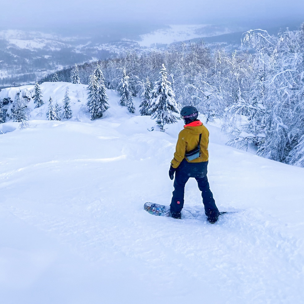 «Главное в работе — это команда. Люди — основа всего», — считает Андрей Вычужин, старший мастер на нашем Новопортовском месторождении в Арктике