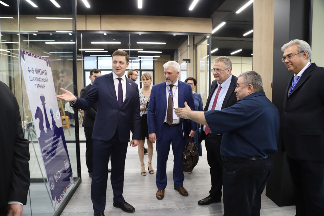 Алексей Оверчук открыл обновленный Русский дом в Душанбе