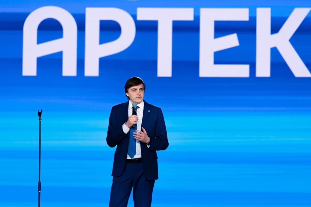 Дмитрий Чернышенко: «Артек» – эталон качества детского отдыха в России и во всем мире