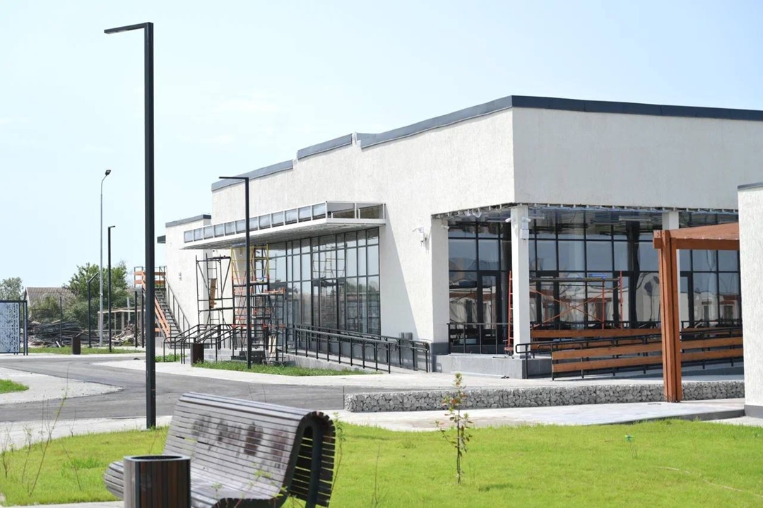 Министр строительства и ЖКХ РФ Ирек Файзуллин совместно с Главой Херсонской области Владимиром Сальдо проверил ход строительства филиала арт-кластера «Таврида»