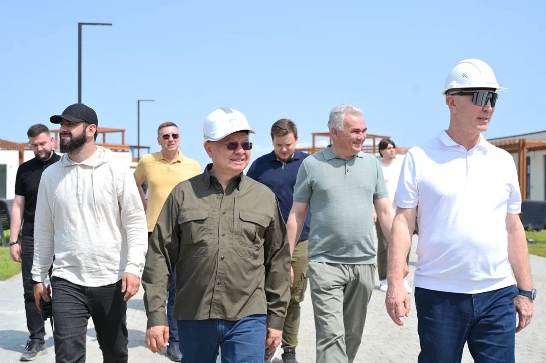 Министр строительства и ЖКХ РФ Ирек Файзуллин совместно с Главой Херсонской области Владимиром Сальдо проверил ход строительства филиала арт-кластера «Таврида»
