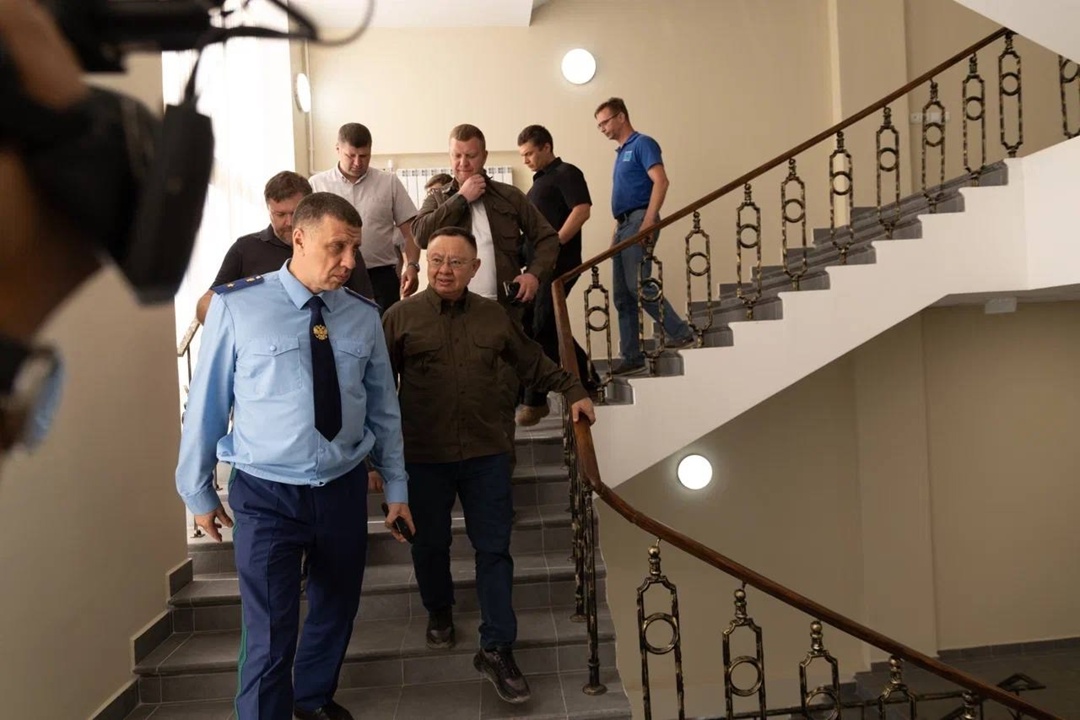 Глава Минстроя России посетил здание Генеральной Прокуратуры Запорожской области в Мелитополе