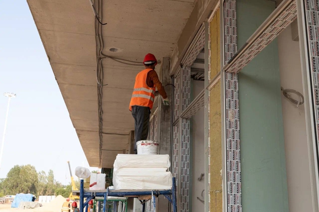 В ходе рабочего визита в Запорожскую область Глава Минстроя России Ирек Файзуллин осмотрел строительство объектов здравоохранения