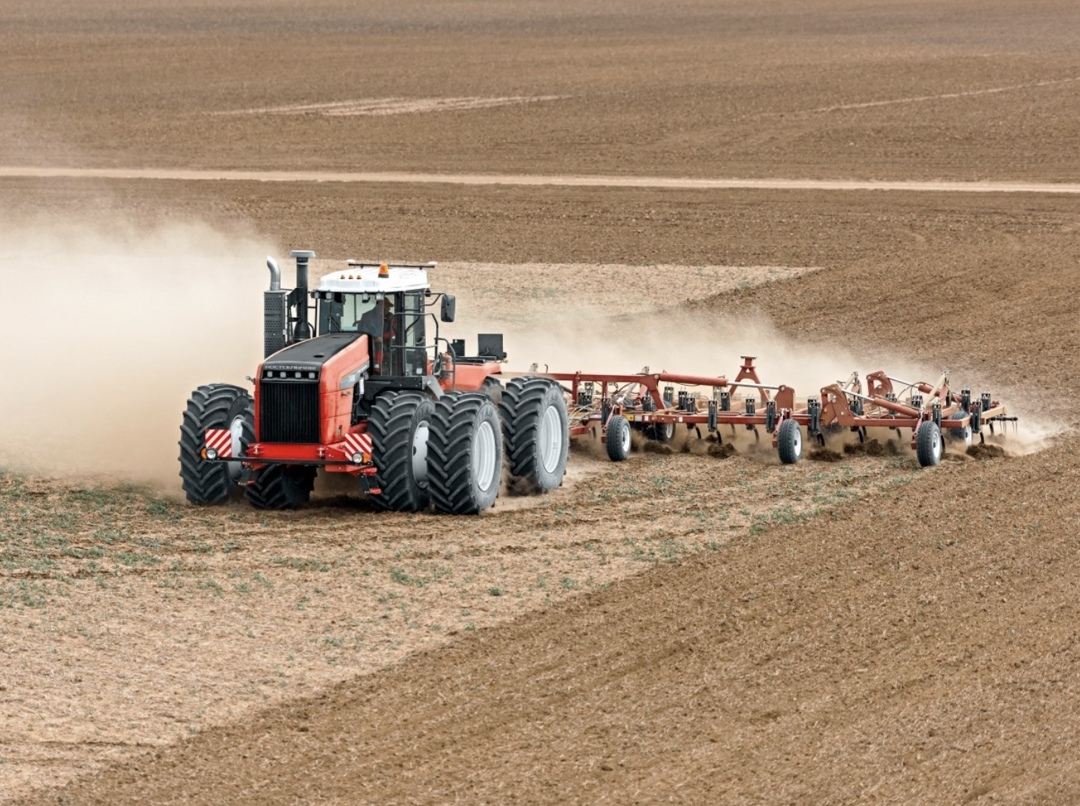 Если «Ростсельмаш» не сможет продать 2,5 тыс. тракторов и комбайнов, то работникам предприятия придется уйти в неоплачиваемые отпуска